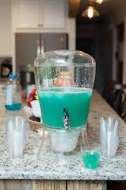 The ice cream melts somewhat and turns the punch a beautiful baby blue color leaving frothy blue and white clouds floating on top. Easy Blue Frozen Punch Only Three Ingredients