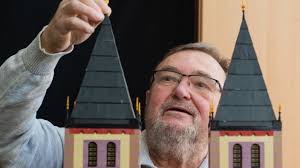The html dom (document object model). Wurzburg Dom Aus 2 5 Millionen Lego Steinen Gebaut Bayern Sz De