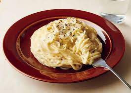 牛乳とチーズで濃厚！「フォルマッジョパスタ」リュウジさんの究極レンジ飯（9）【連載】 - レタスクラブ