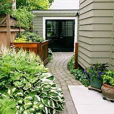 You probably won't have enough space to fit a large pool or a lavish lawn, but this. 23 Landscaping Ideas For Side Of House Zacs Garden