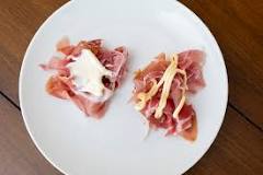 What condiment goes well with prosciutto?