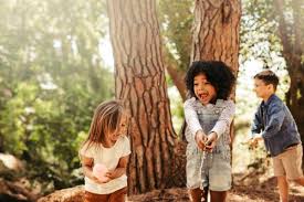 Con los juegos al aire libre se pretende que los niños aprendan de la forma más divertida. 20 Juegos Al Aire Libre Para Ninos As Divertidos Tradicionales Y En Grupo