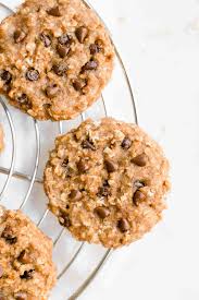 almond er oatmeal breakfast cookies