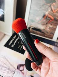makeup brush vs beauty blender
