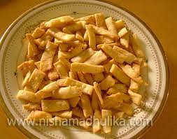 namak paray recipe nishamadhulika com