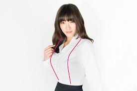 胸の大きさに悩んでいた女性が立ち上げ バストサイズで選べる日本初のアパレルブランド - エキサイトニュース