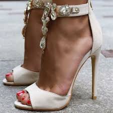 Лъскави модели дамски сандали на ток или без. Sandali Na Tok Damski Obuvki Olx Bg