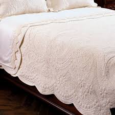 Decorate With Matelasse White Quilt