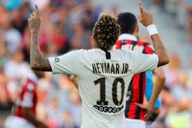 Neymar drew attention for his impressive soccer abilities at an early age. Dua Eks Pemain Timnas Brasil Ribut Gara Gara Neymar Bola Bisnis Com