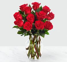 12 Red Roses With Glass Vase In