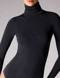 Can be combined elegantly with a pencil skirt or stylish trousers and a sleek elegant jacket. Wolford Colorado Thong Body Black Soleil Toile