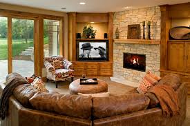 Family Room With Octagonal Walls Tv On Neighboring Wall To