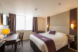 Superbly located opposite hyde park and kensington gardens and just 400 meters from either queensway or bayswater underground stations, our warm and welcoming hotel offers close proximity to popular london attractions including the west end theatre district and madame tussauds. Premier Inn London Hendon The Hyde Hotel London What To Know Before You Bring Your Family