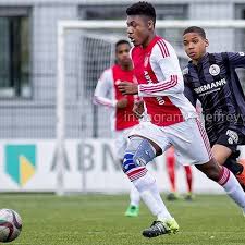 Een aanbieding van manchester united om zijn contract te. Ajax Youth Academy On Twitter After A Long Absence Paul Fosu Mensah 16 Made His Comeback On The Pitch Today Ajaxu16 Ajaxu17 Ajaxyouth