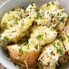 For this recipe we used chicken broth, but you could even just use water if desired. Video Slow Cooker Instant Pot Garlic Parmesan Chicken Potatoes Fit Slow Cooker Queen