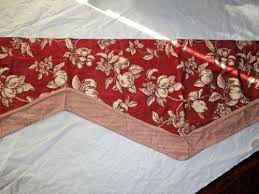 Waverly Red Toile Fl V Shaped