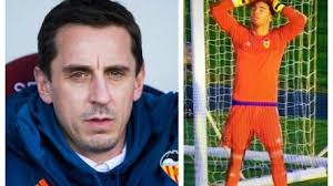 'man utd lên đầu bảng chỉ như bữa tiệc chóng vánh'. Gary Neville Rages At Referee S Shootout Blunder That Dumps Valencia Kids Out Of Europe Joe Co Uk