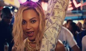 Beyonces Album Beyonce Breaks Records Atop Billboard