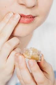 how to use a lip scrub for maximum