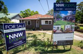 Listing an extensive range of houses, flats, bungalows, land and retirement homes, rightmove makes it easy for you to find your next happy home regardless of whether you're a. Moody S Warns On Australia House Prices Wsj