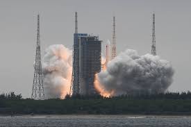 The core of a giant chinese long march 5b rocket could fall through the atmosphere this week in an uncontrollable burn, experts warn. La8gwduvjkxutm