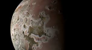 De nouvelles photos magnifiques d'Io, la lune volcanique de Jupiter