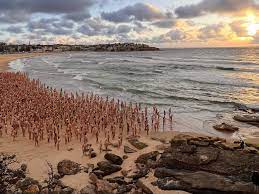 Bondi Briefly Turned Into a Nude Beach for Photographer Spencer Tunick's  Latest Mass Installation - Concrete Playground