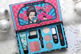 holiday kits from benefit cosmetics