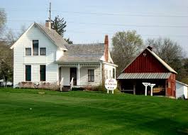 All eight victims, including six children, had severe head wounds from an axe. The 1912 Villisca Axe Murders Blog Man Allegedly Stabs Self At Villisca Axe Murder House