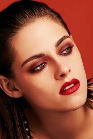 5 ways to wear red eyeshadow without