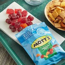 mott s orted fruit snacks 1 6 oz