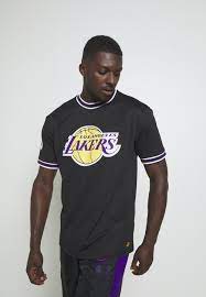 Look for other items like these by throwing nba collection in the search bar. New Era Nba Los Angeles Lakers Oversized Applique Tee Print T Shirt Black Zalando De