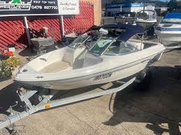 sea ray boats with a mono hull for