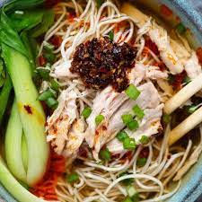 chinese noodle soup with en the