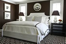 Zur gestaltung eines schlafzimmers muss man sich über den bodenbelag, die wandgestaltung schlafzimmer in brauntönen. Wandfarbe Brauntone Warme Und Naturlichkeit