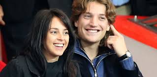 PSG-Monaco : Nicolas et Jean Sarkozy, supporter avec sa femme Jessica, au  Parc - Purepeople
