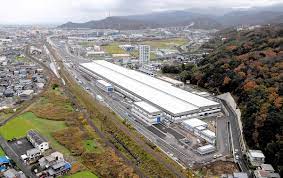 東京ドームの2.5倍…北陸新幹線の巨大「駐車場」 敦賀車両基地、雪に備えて屋根仕様 | 社会 | 福井のニュース | 福井新聞ONLINE