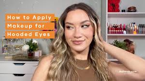 how to apply makeup to hooded eyes