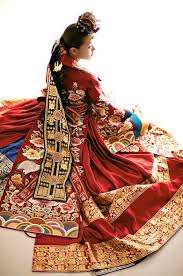 Traditional korean clothing has its roots extending back at least as far as the three kingdoms period (57 commoners wore white, except during festivals and special occassions such as weddings. Korean Traditional Wedding Dress Steemit