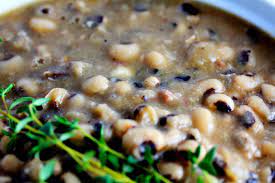 southern style black e peas with