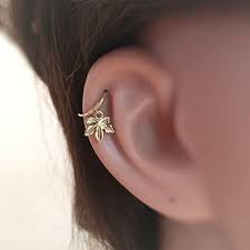 cartilage earring 14k gold maple leaf