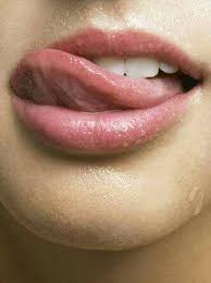 do you lick your lips saskguys