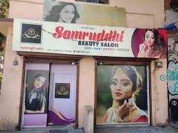 top beauty parlour services at home in