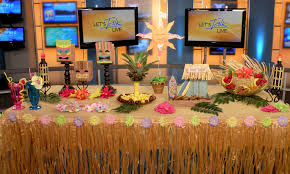 create a summer luau party on a budget
