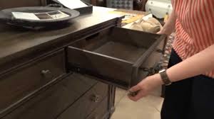 remove a drawer with metal glides