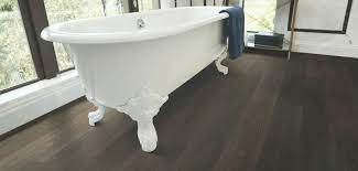 can vinyl flooring be used in a