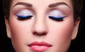 how to wear blue eyeliner the budget