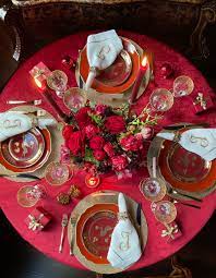 red and gold themed christmas table
