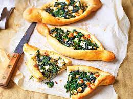 Cheese And Spinach Pide gambar png