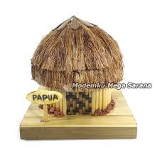 Bangunannya dibuat dari bambu, kayu besi, serta daun sagu hutan. Miniatur Rumah Adat Papua Hanoi Dari Bambu Shopee Indonesia